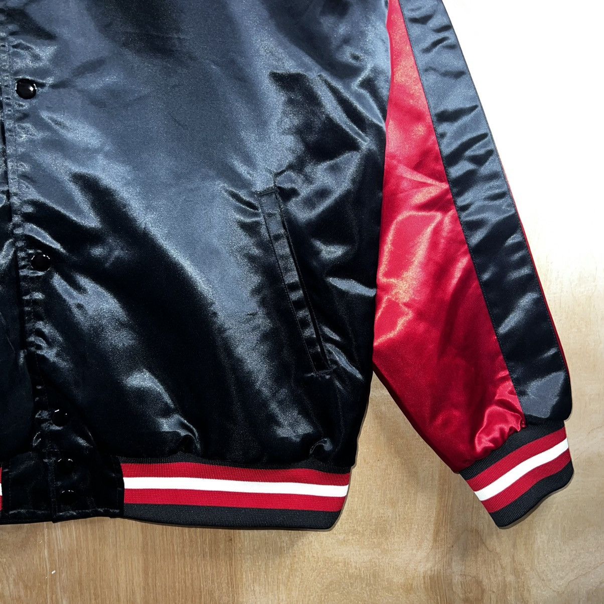 Mitchell & Ness MITCHELL & NESS NBA PORTLAND TRAILBLAZERS SATIN JACKET Size US XL / EU 56 / 4 - 4 Thumbnail