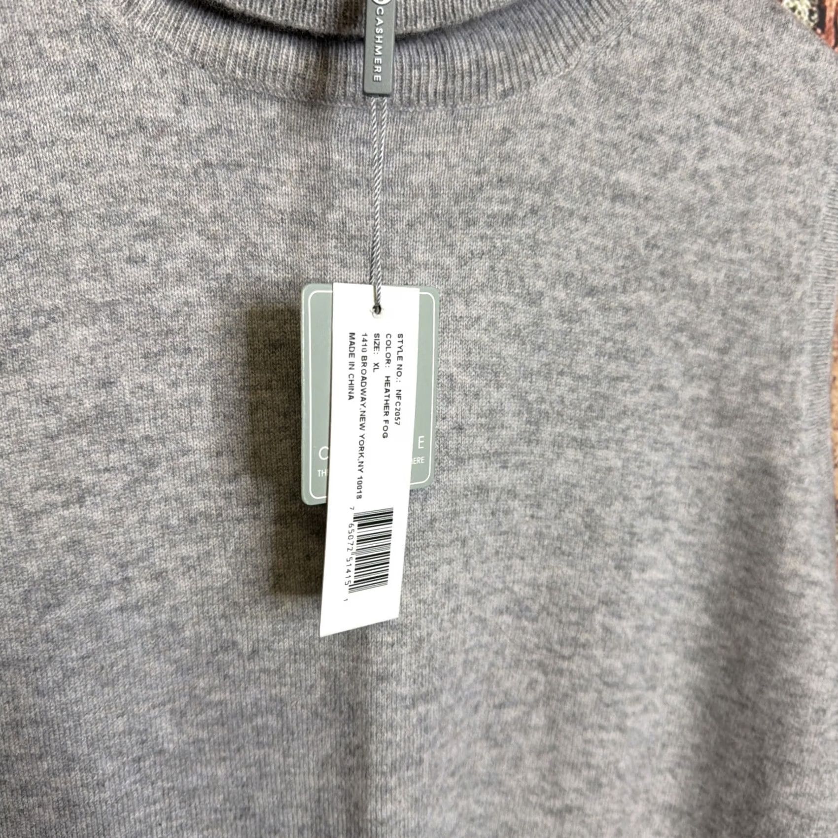 Vintage NWT In Cashmere Women's Sleeveless Turtleneck Size XL Gray Cashmere Pullover Knit Shirt Casual Velvety Classic Preppy City Winter Fall Spring Size XL / US 12-14 / IT 48-50 - 2 Thumbnail