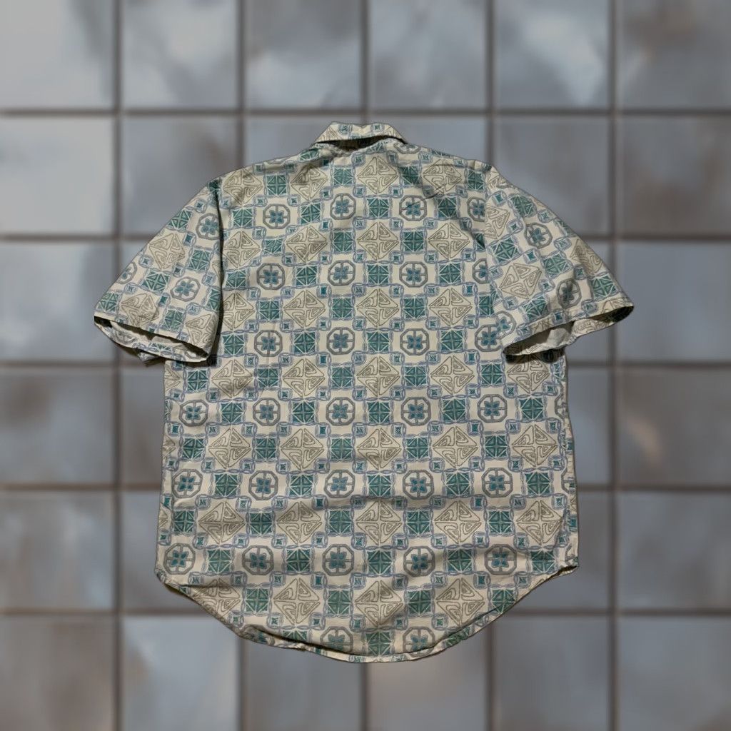 Quiksilver VINTAGE Quiksilver Geometric Tribal Surf Skate Hawaiian Button Shirt XL Mens Size US XL / EU 56 / 4 - 1 Thumbnail