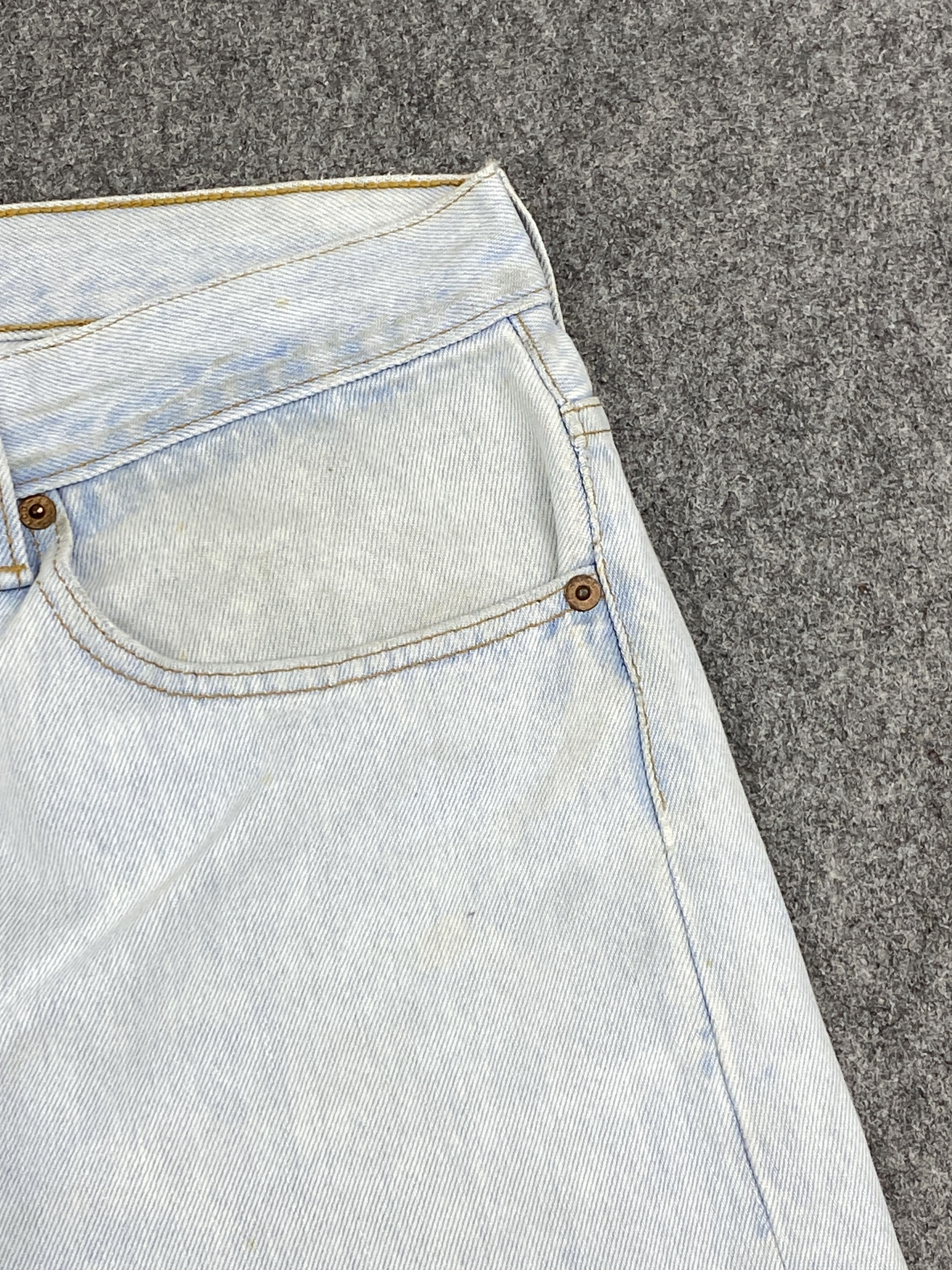Levi's 90s Vintage Levi's 501 Light Washed Jeans DP2802 Size US 38 / EU 54 - 10 Thumbnail