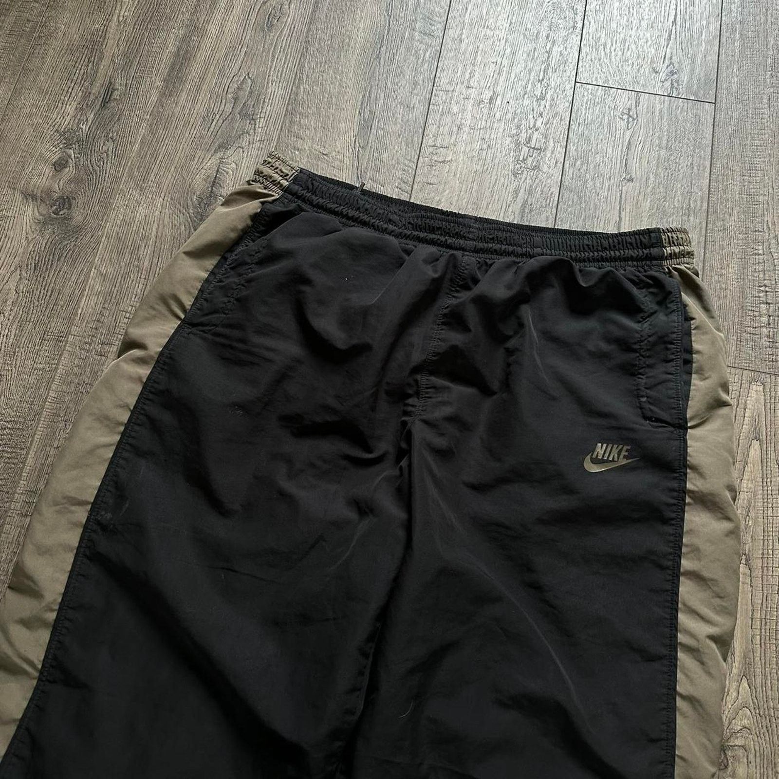 Nike × Vintage Vintage 90s Nike Swooshy Nylon Baggy Wide Leg Track Pant Size US 34 / EU 50 - 2 Thumbnail