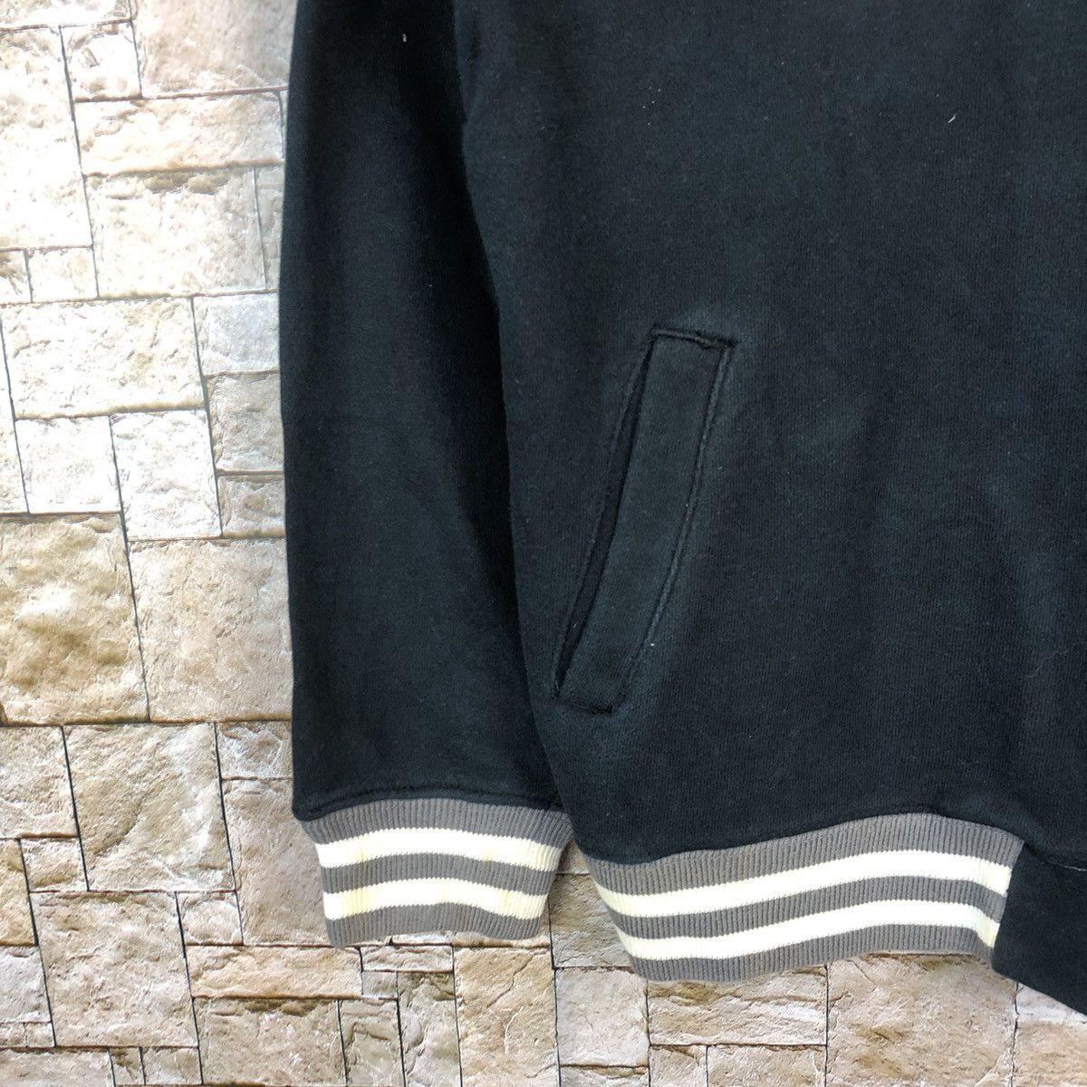 Airwalk Airwalk Black Zipper Sweatshirt sweater vintage #A500 Size US S / EU 44-46 / 1 - 7 Thumbnail