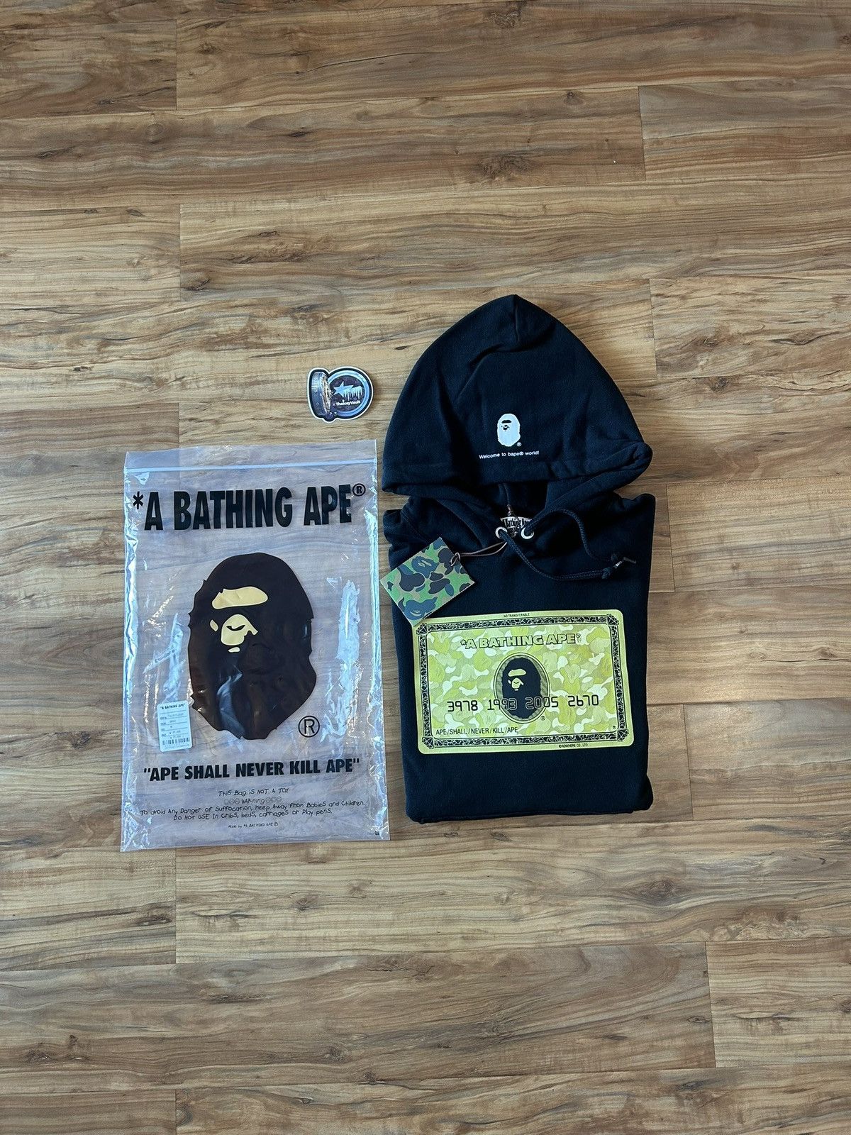 Bape NEW Bape Card Logo Pullover Hoodie Size US XL / EU 56 / 4 - 1 Thumbnail
