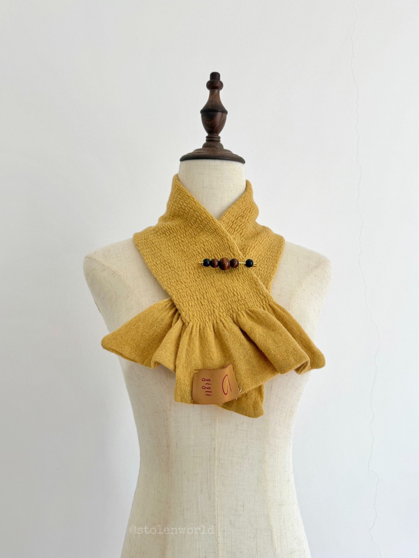 Romeo Gigli soft pleated wool scarf in ginger color Size ONE SIZE - 1 Thumbnail