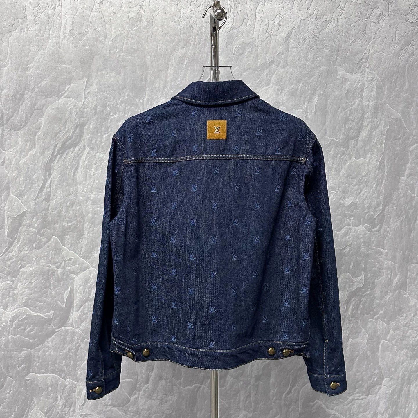 Louis Vuitton louis vuitton embroidered denim jacket SS25 Size US L / EU 52-54 / 3 - 4 Thumbnail