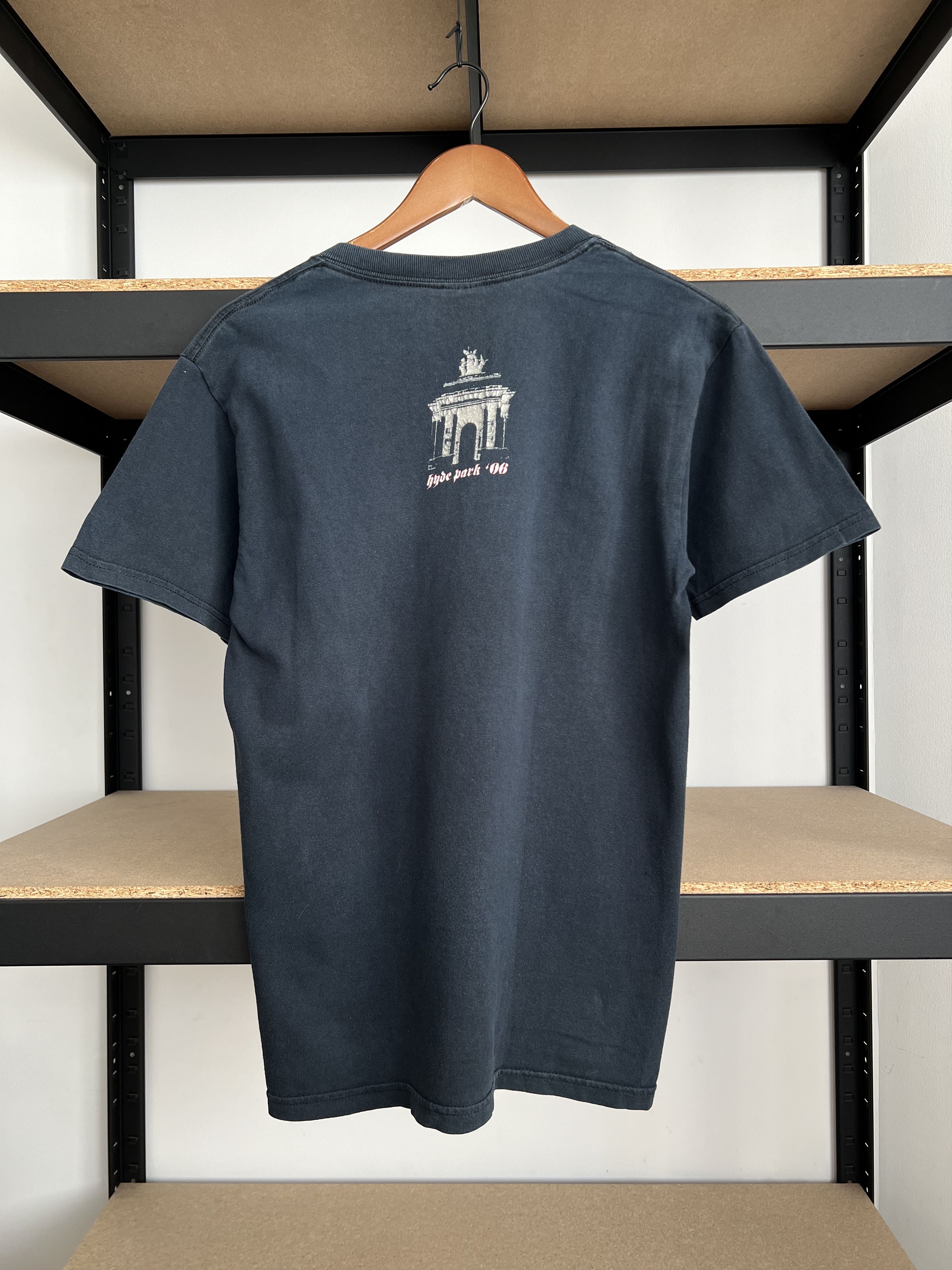 Band Tees Vintage 2006 Foo Fighters Hyde Park Black T-shirt Size US S / EU 44-46 / 1 - 4 Thumbnail