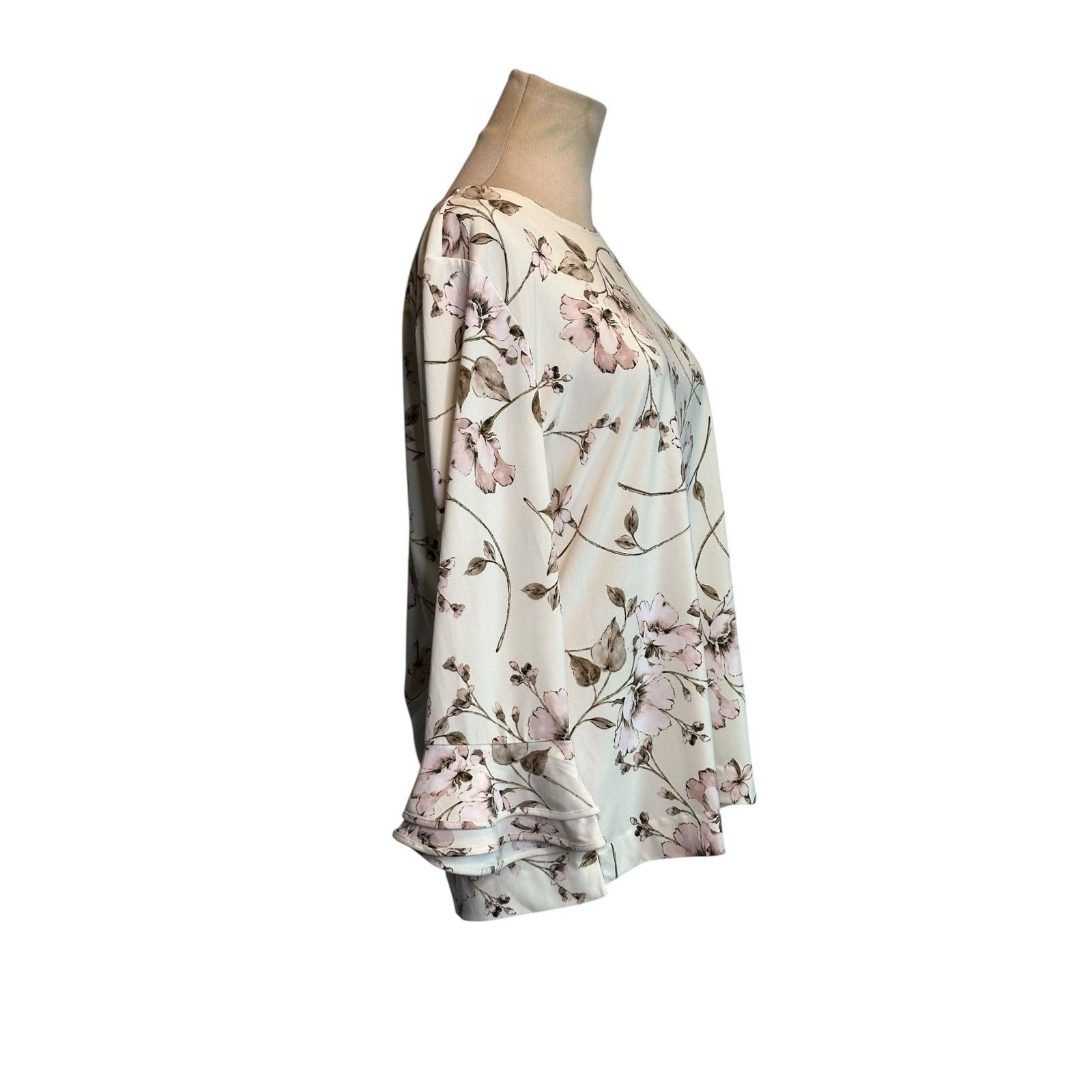 Karl Lagerfeld Karl Lagerfeld cream soft pink floral blouse size Medium Size M / US 6-8 / IT 42-44 - 14 Thumbnail