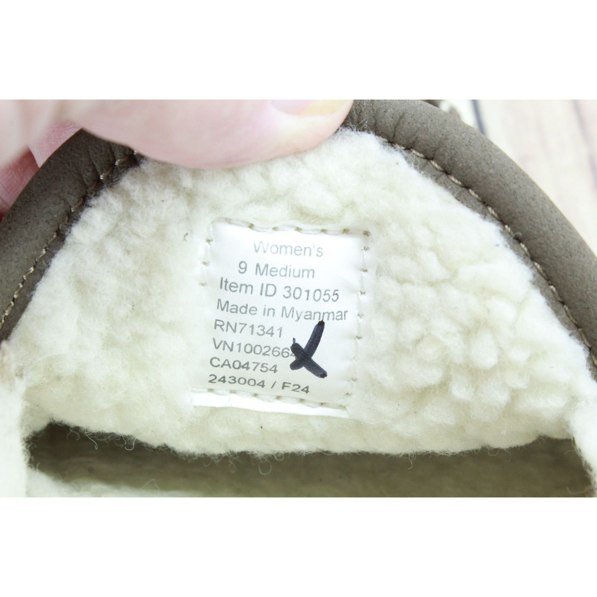 L.L. Bean × Maine Mountain Moccasin LL Bean Dark Cement Suede Lined Mountain Moccasin Slippers Size US 9 / IT 39 - 8 Thumbnail
