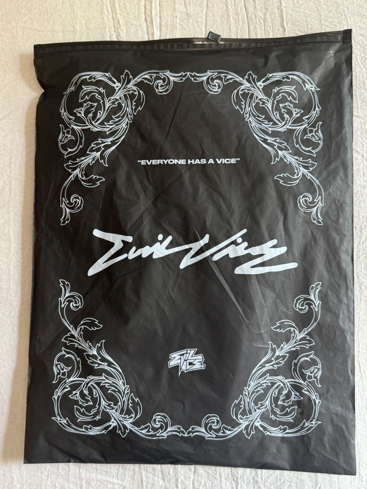 Other Evil Vice small t shirt Size US S / EU 44-46 / 1 - 6 Thumbnail