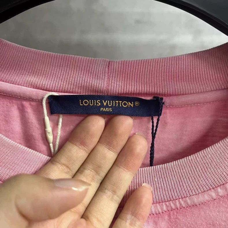 Louis Vuitton Louis Vuitton 25 New Pink Pre-Fall Men's Washed Ribbed Log Size US L / EU 52-54 / 3 - 2 Thumbnail