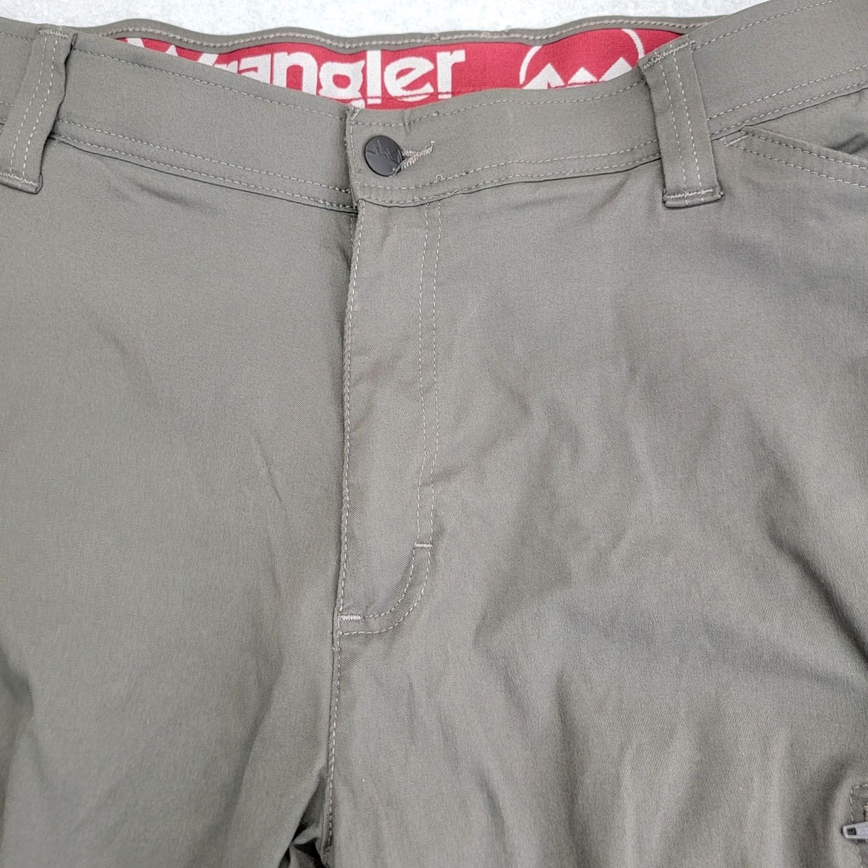 Wrangler Wrangler Pants Mens 33x33 Olive Nylon Stretch Zip Pocket Cargo Hiking Outdoor Size US 31 - 4 Thumbnail