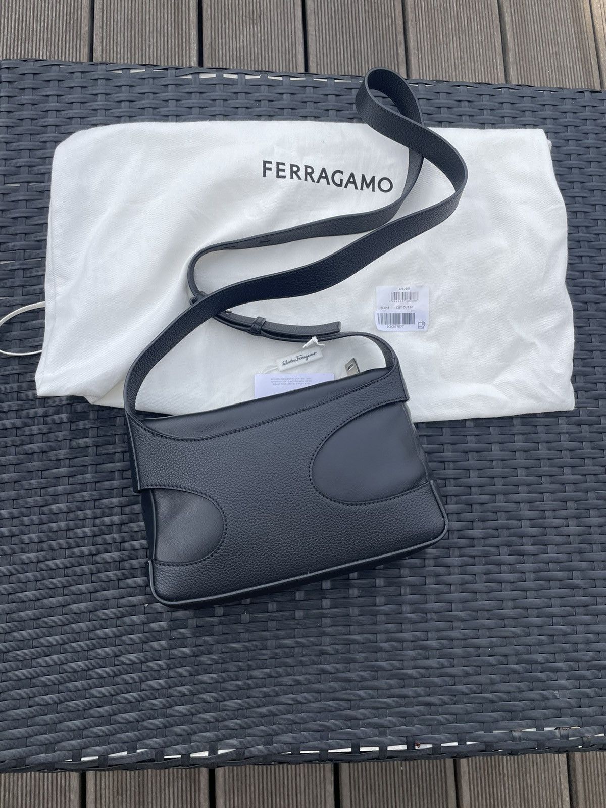 Salvatore Ferragamo NWT Ferragamo cut-out detailing leather mini bag Size ONE SIZE - 4 Thumbnail