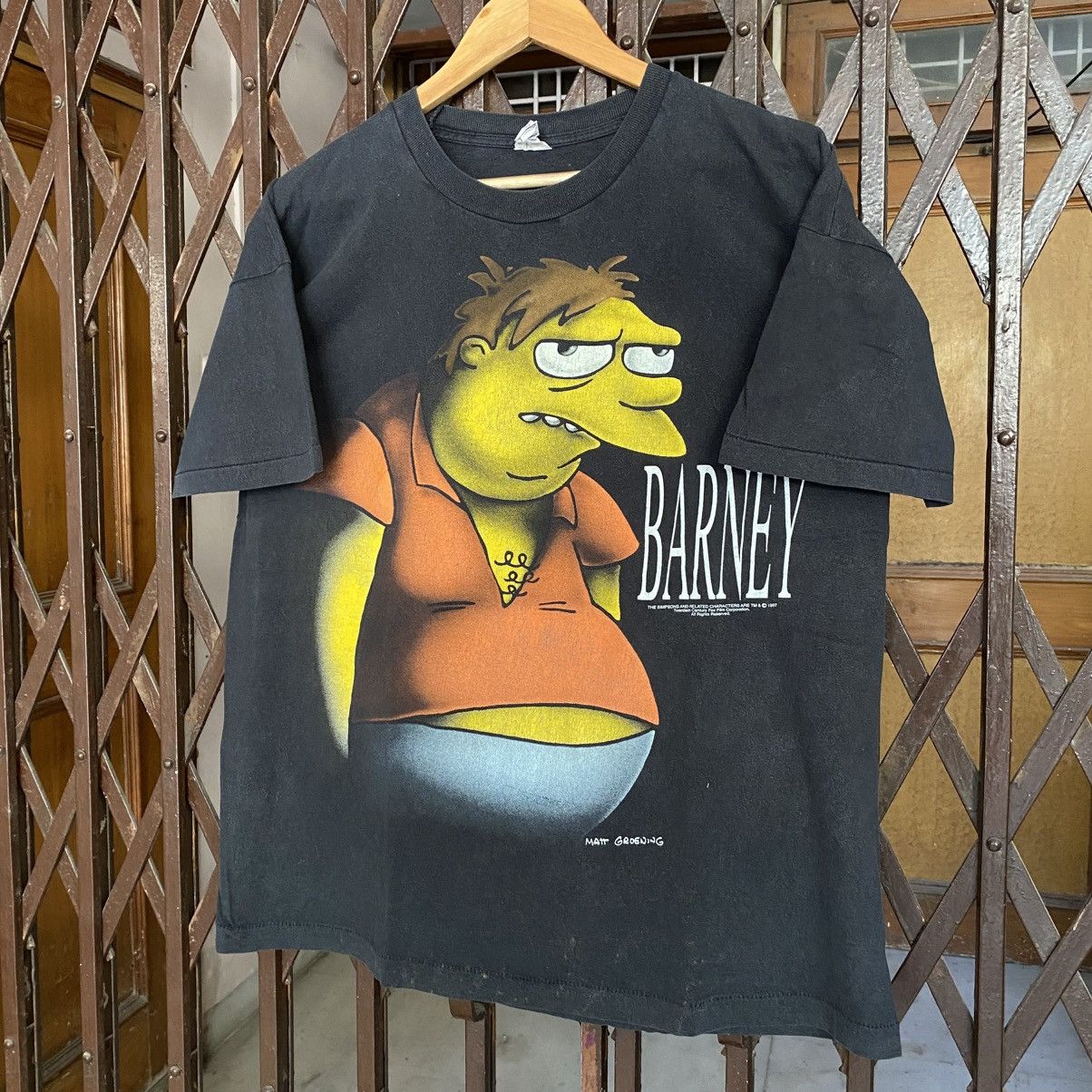 Band Tees Vintage 90s barney gumble shirt Size US XL / EU 56 / 4 - 2 Thumbnail