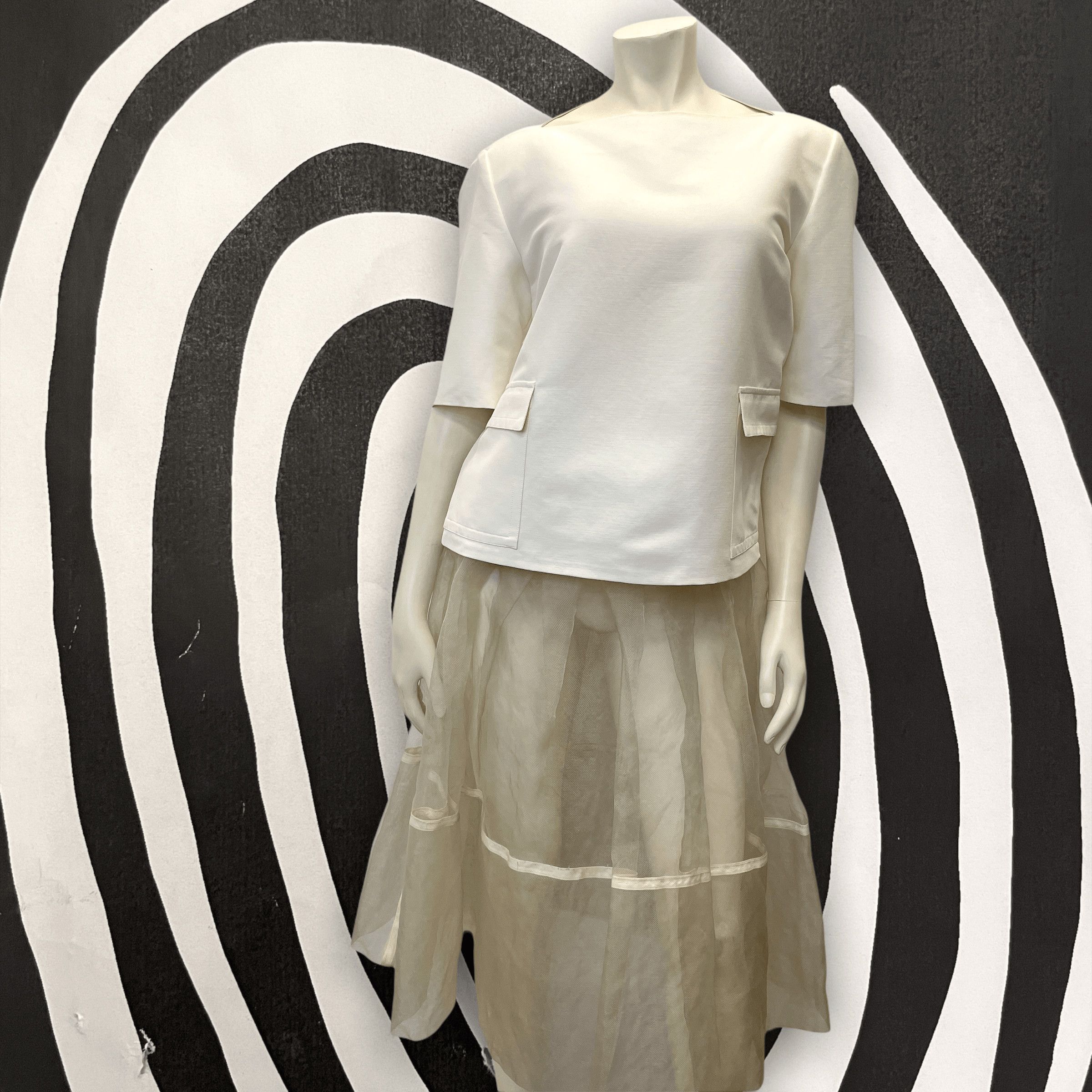 Gucci Gucci Vintage Designer Boat Neck Structured Top Made In Italy Size M / US 6-8 / IT 42-44 - 2 Thumbnail