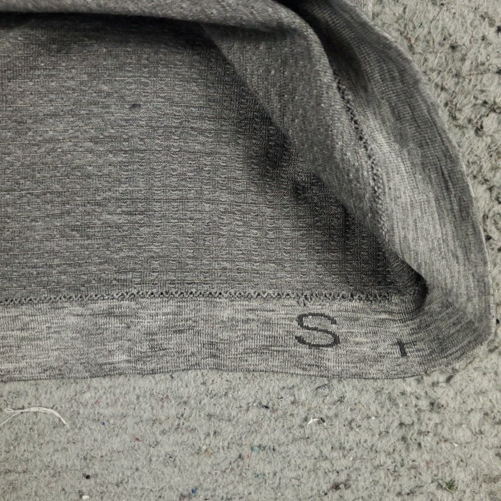 Lululemon Lululemon Men's T-Shirt Size Small Gray Short Sleeve Activewear Size US S / EU 44-46 / 1 - 6 Thumbnail