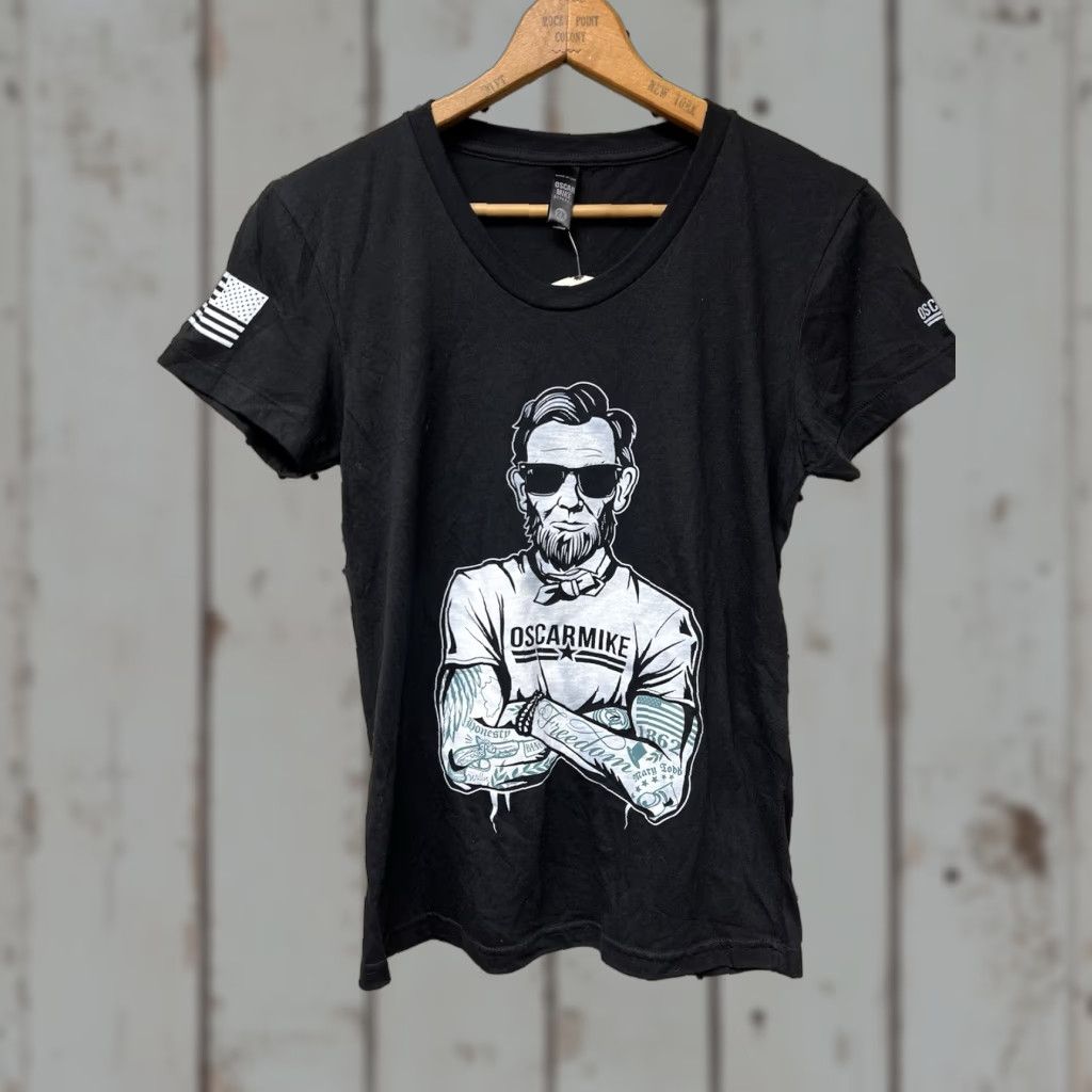 Vintage Women's Black Lincoln 2X T-Shirt Solid Round Neck Cotton Blend User: Women's Black Lincoln 2X T-Shirt Solid Round Neck Cotton Blend Size XXL / US 16-18 / IT 52-54 - 1 Thumbnail