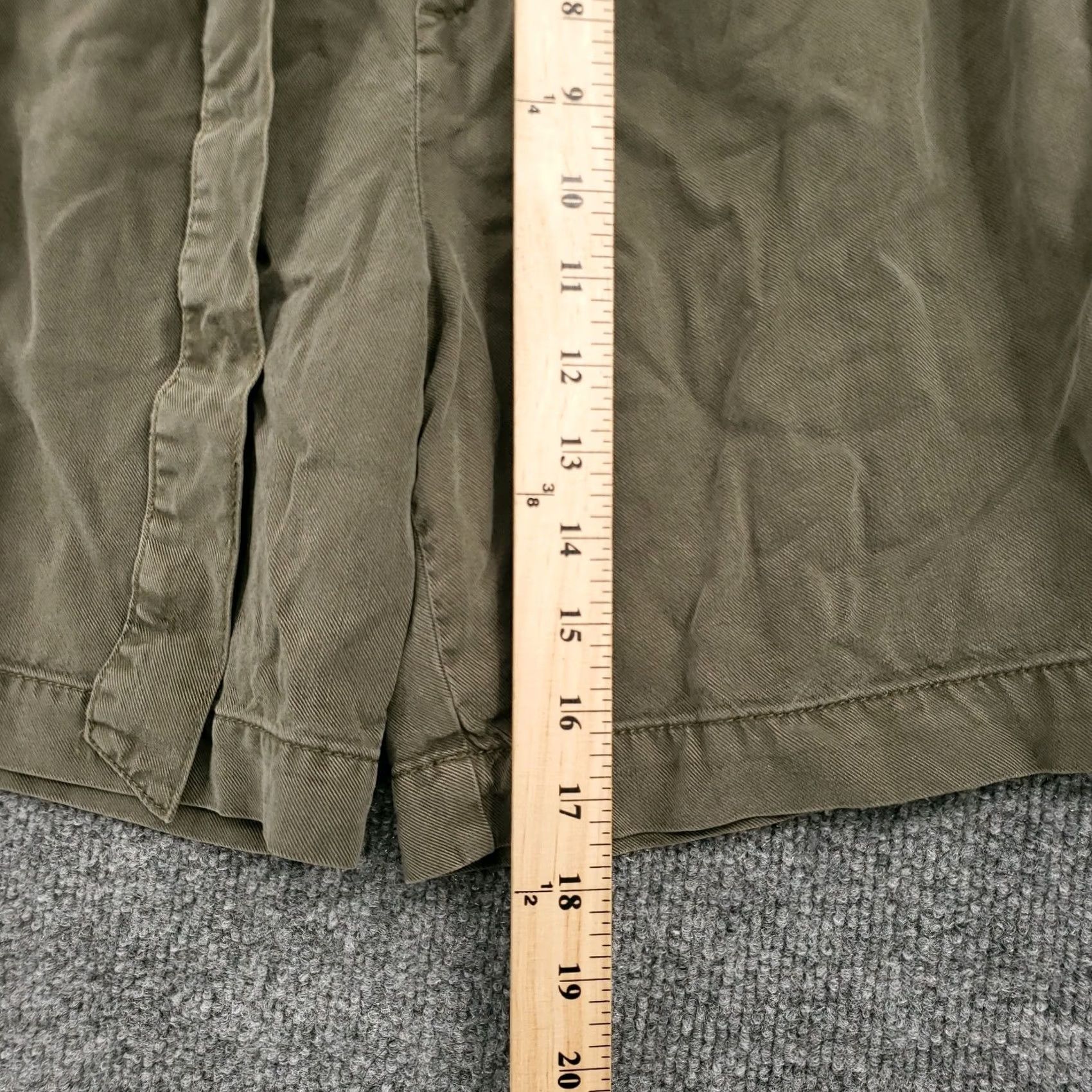 H&M H&M L.O.G.G Shorts Womens 2 Green Chino High Rise Belted Pleated Front Cotton Size 42" / US 20 - 7 Thumbnail