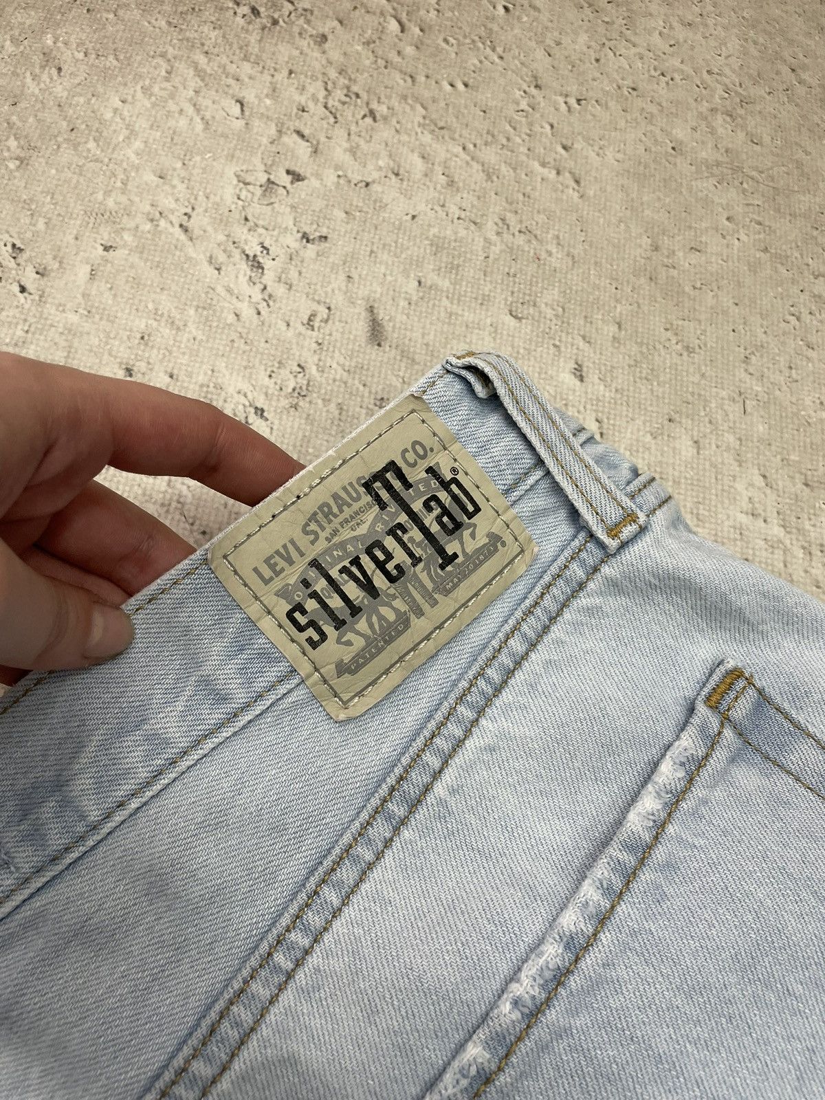 Levi's Levi’s Silver Tab blue baggy jeans 90s y2k streetwear Size US 31 - 13 Thumbnail