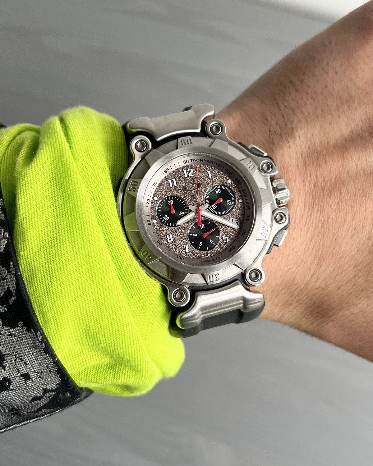 Oakley Oakley Crankcase Large 3-Hand Stainless Steel Carbon Watch Size ONE SIZE - 1 Thumbnail
