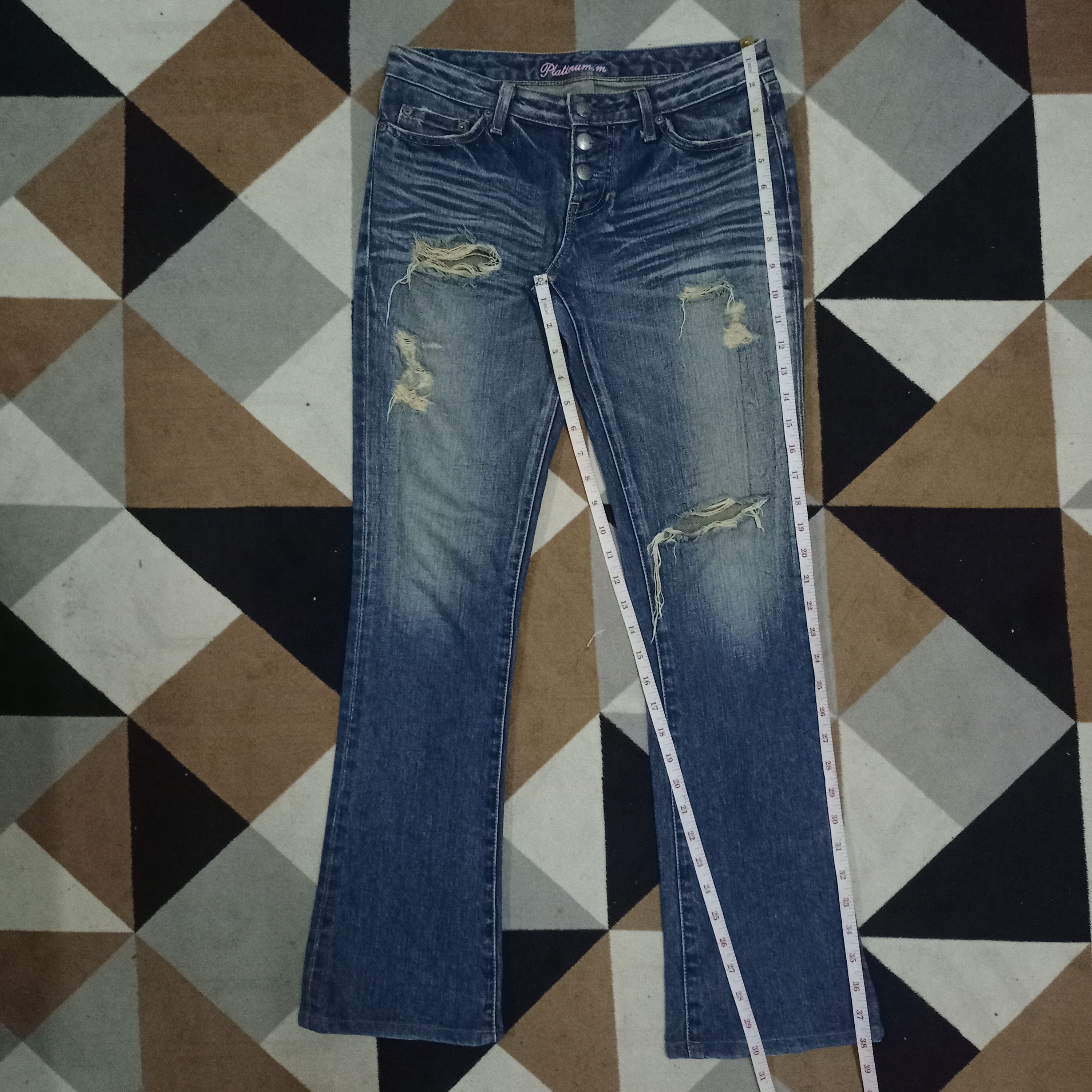 Japanese Brand Vintage Japanese Brand Blue Wash Distressed Flare Jeans Size 30" / US 8 / IT 44 - 10 Thumbnail
