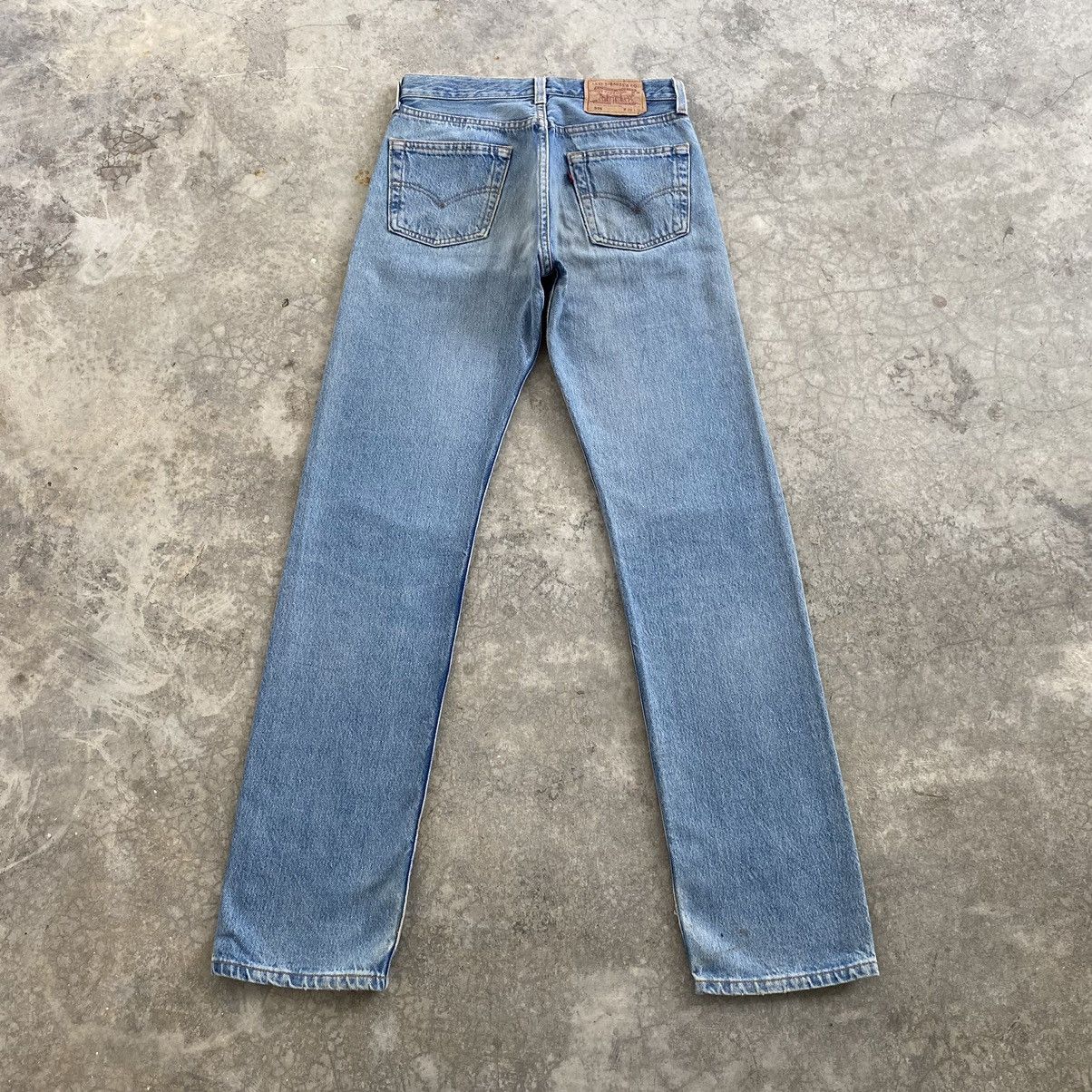 Levi's Size 28x33 Vintage 90’s Levis 501 Light Blue Jeans Size US 28 / EU 44 - 12 Thumbnail