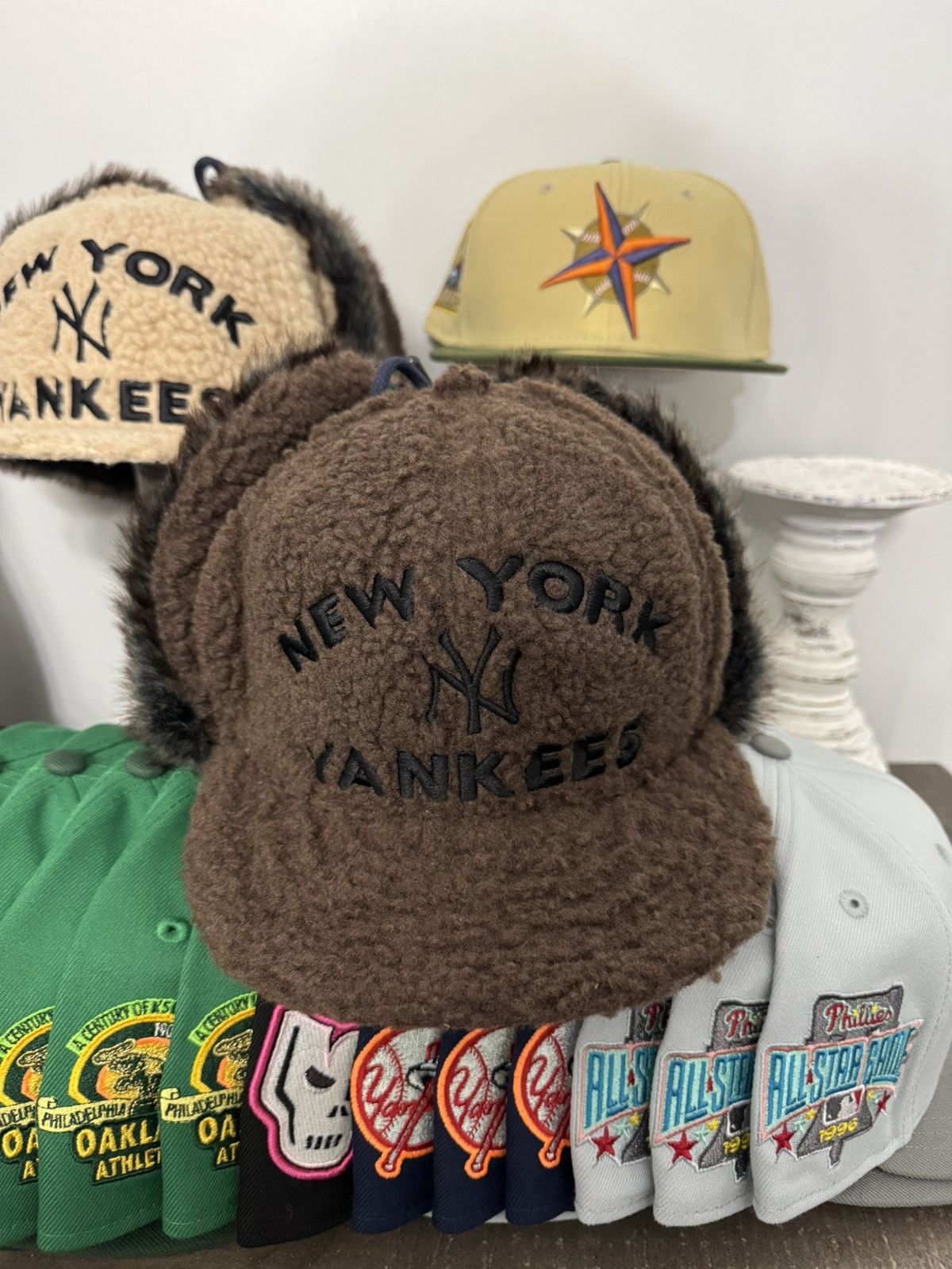 Hat Club × MyFitteds × New Era NEW YORK YANKEES 2009 SHERPA DOG EAR NEW ERA FITTED CAP Size ONE SIZE - 1 Thumbnail