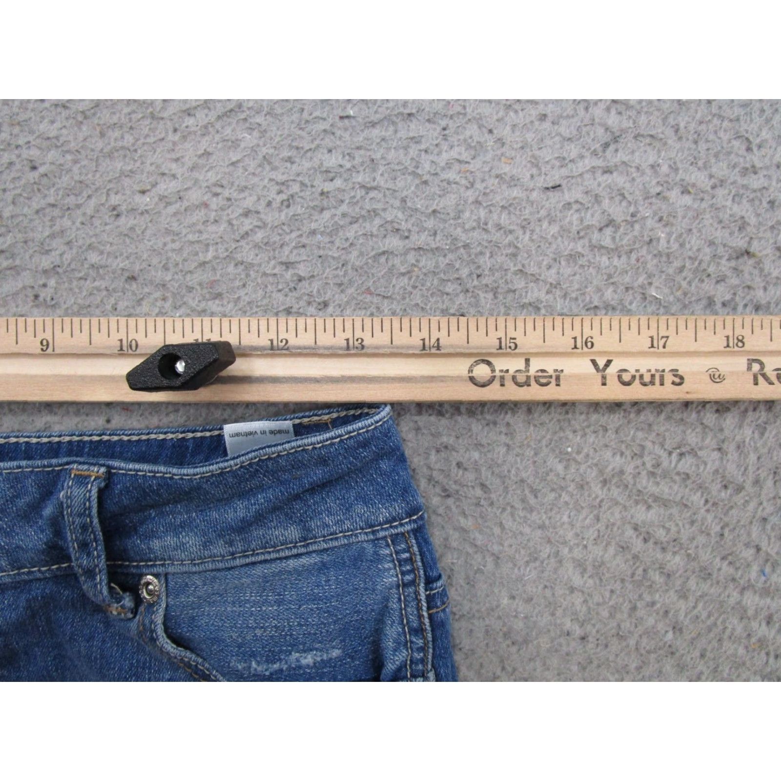 Vintage Maurice’s Button Fly Stretch Den​im Jeans Shorts Women's Size 4 Denim 5-Pocket Design Summer Women Modern High Rise Casual Size 27" / US 4 / IT 40 - 4 Thumbnail