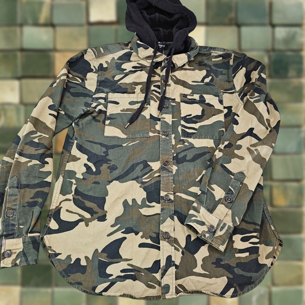 Forever 21 Foerver 21 Shirt Mens Size Medium Green Camo Shacket Button Up Hoodie Skate Surf Size US M / EU 48-50 / 2 - 1 Thumbnail