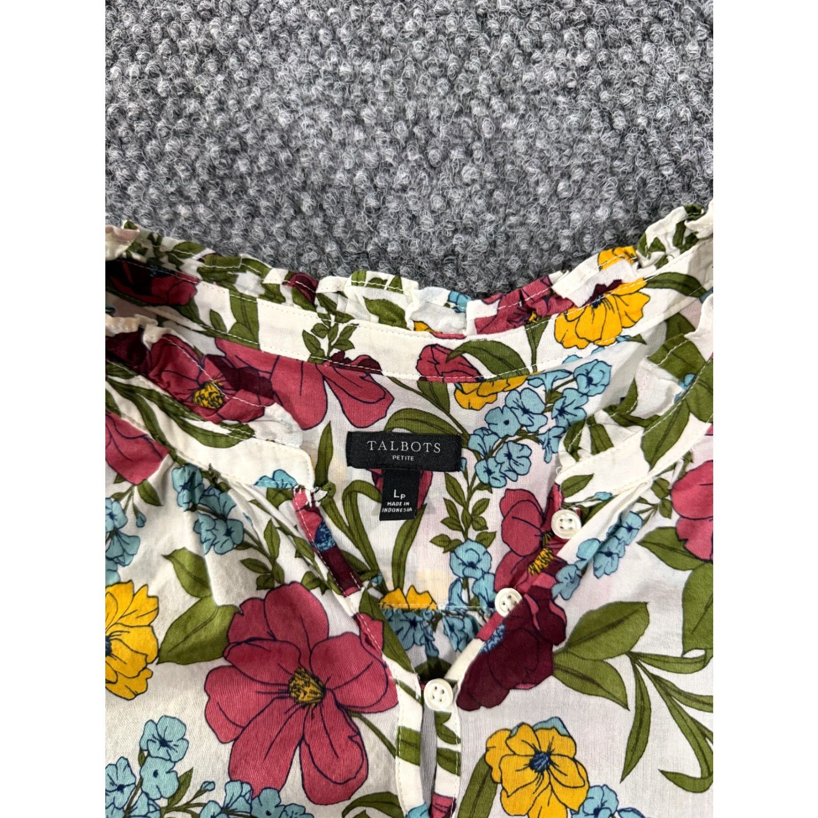 Talbots Talbots Blouse Womens Petites Large White Multicolor Floral Long Sleeve Button Front Size L / US 10 / IT 46 - 5 Thumbnail