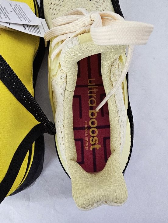 Adidas Adidas x Fortnite Peely UltraBoost Sneaker Limited Edition 8 Size US 8 / EU 41 - 11 Thumbnail