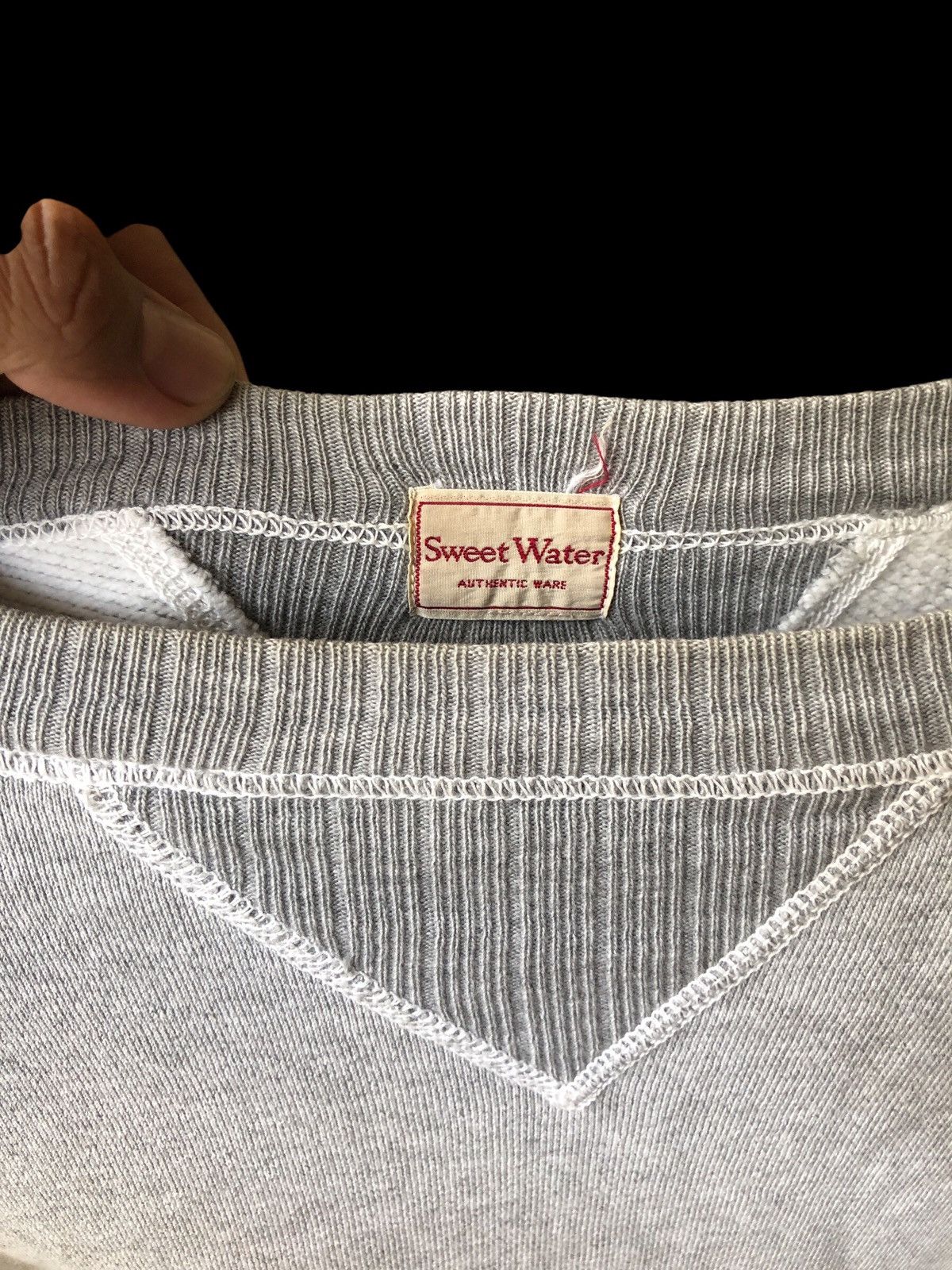 Japanese Brand SWEET WATER DOUBLE V TWO TONE SWEATSHIRT Size US L / EU 52-54 / 3 - 6 Thumbnail