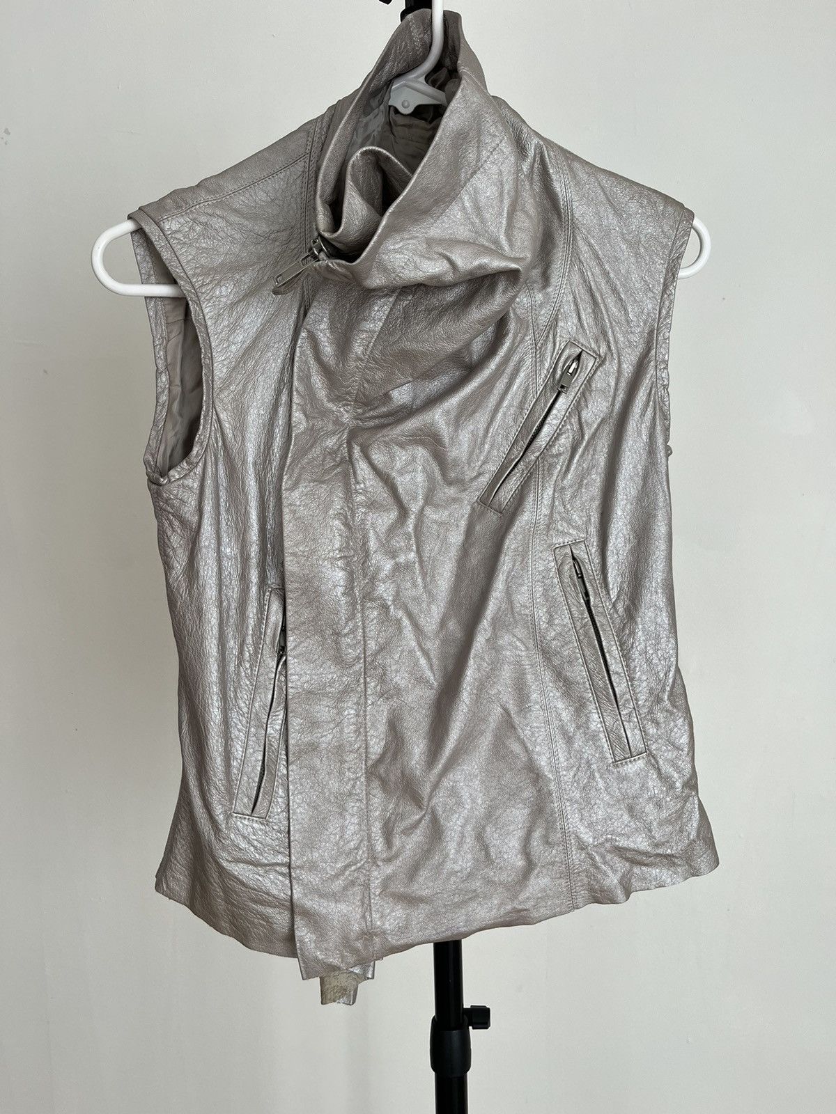 Rick Owens Rick Owens Silver Lambskin Vest sz. 42 Size M / US 6-8 / IT 42-44 - 1 Thumbnail