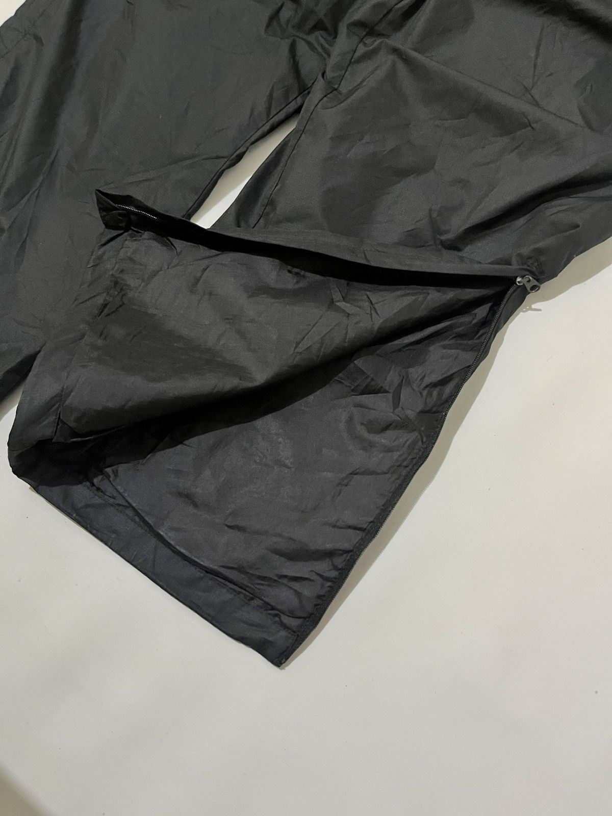 Nike Y2k nike small logo nylon pants Size US 31 - 4 Thumbnail