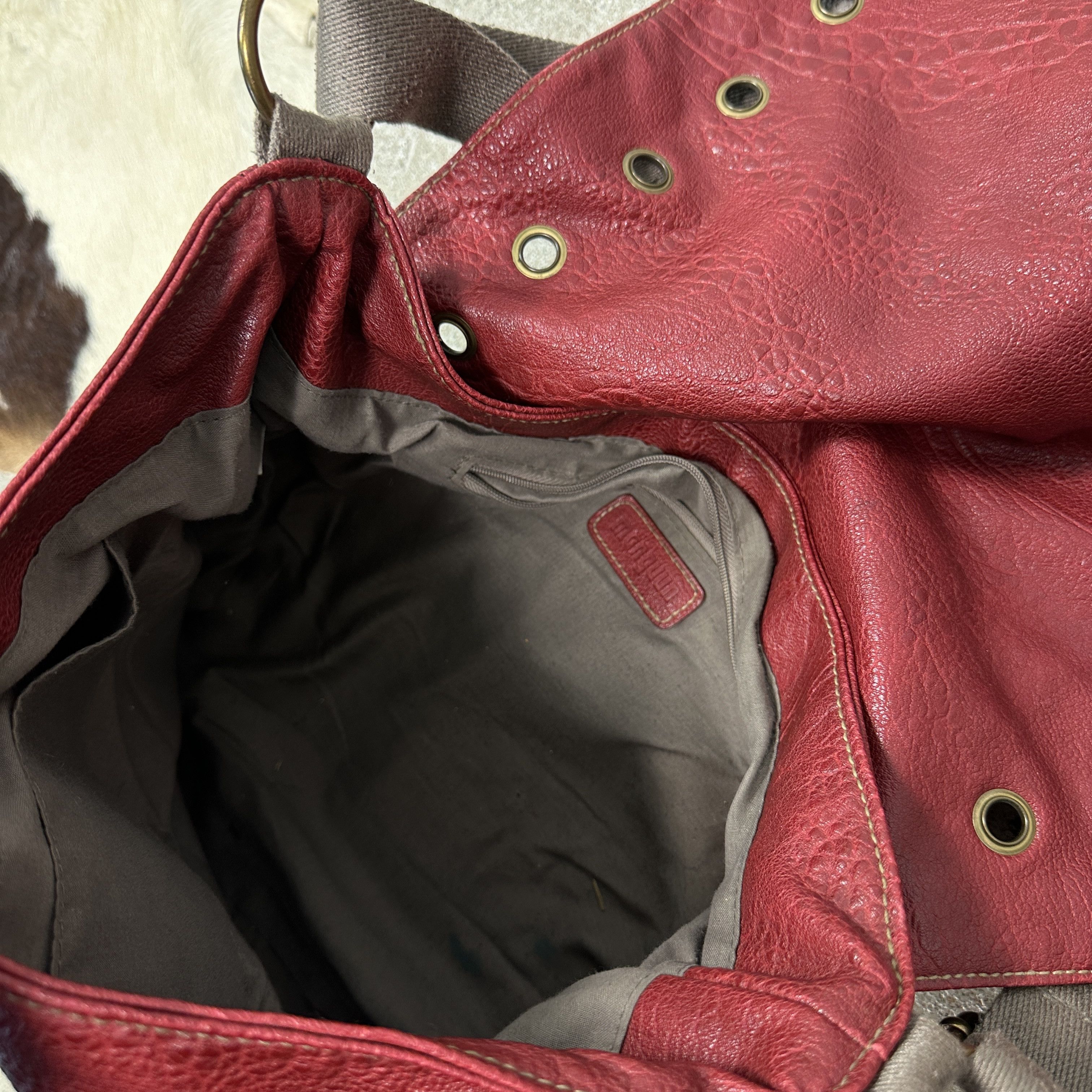Vintage Vintage Leather Cherry Red Eyelets Bag Y2K Size ONE SIZE - 11 Thumbnail