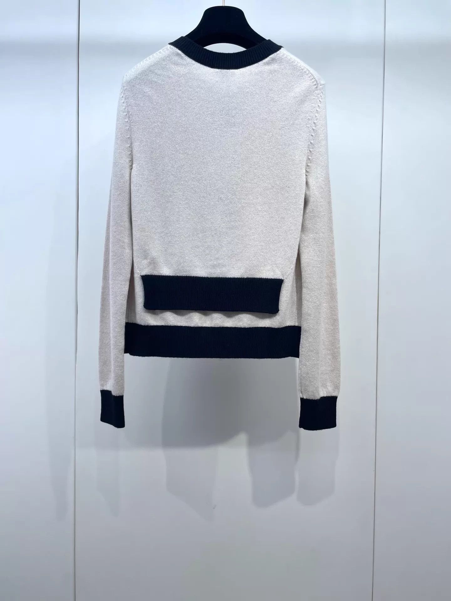 Chanel Chanel 25K Cashmere Knit Sweater 34 99 New w/ Tags Size XS / US 0-2 / IT 36-38 - 2 Thumbnail
