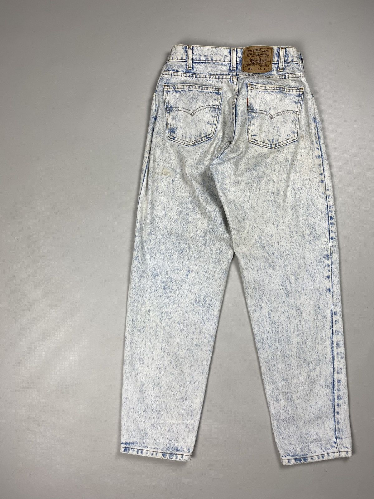 Levi's × Vintage VTG 90s Levi’s 550 men’s light blue jeans size 32 30 USA Size US 32 / EU 48 - 19 Thumbnail
