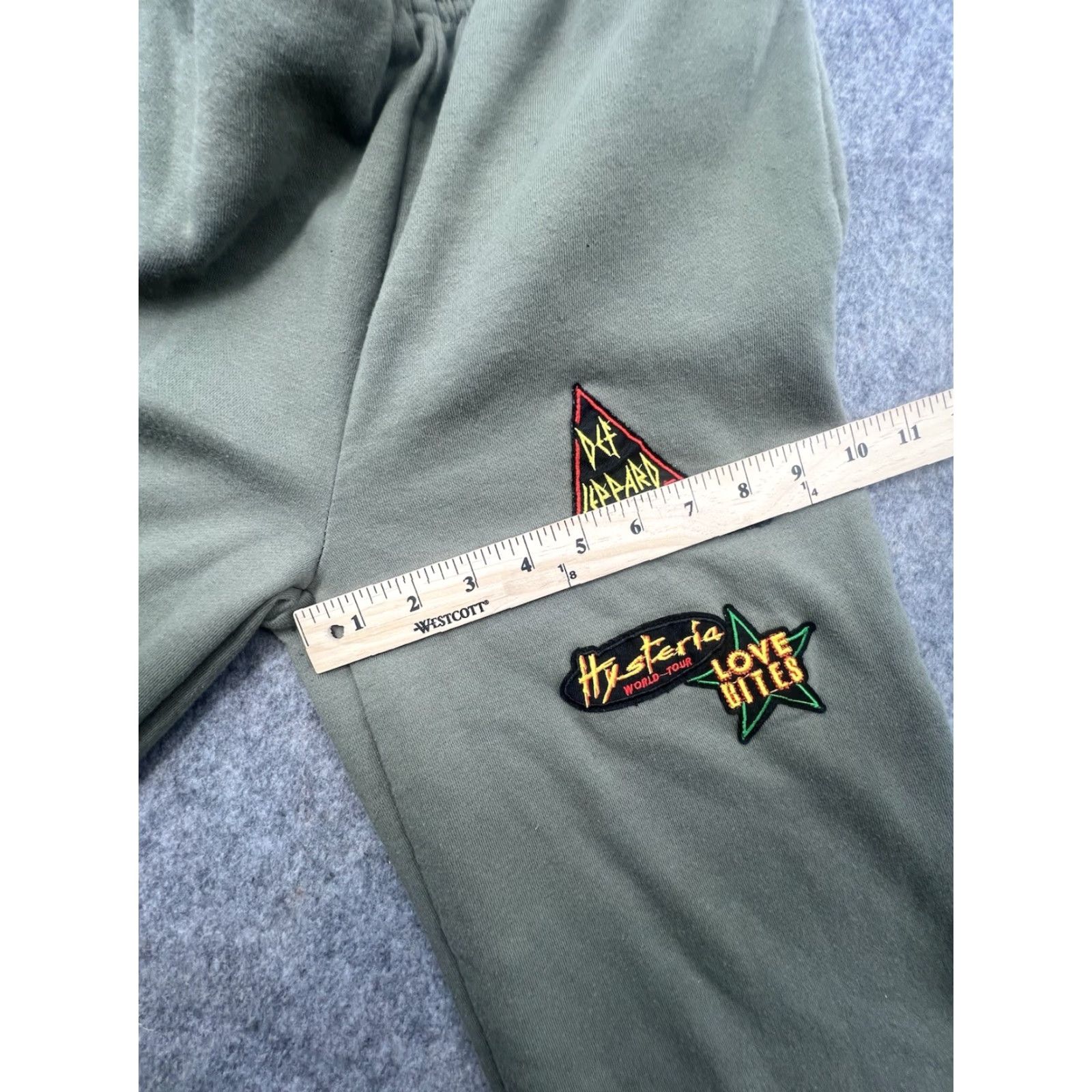 Vintage VINTAGE Vinyl Icon Sweatpants Green Def Leppard Patches Logo Comfort Adult Size S Regular Men Pants Night 27in Inseam Size US 29 - 4 Thumbnail