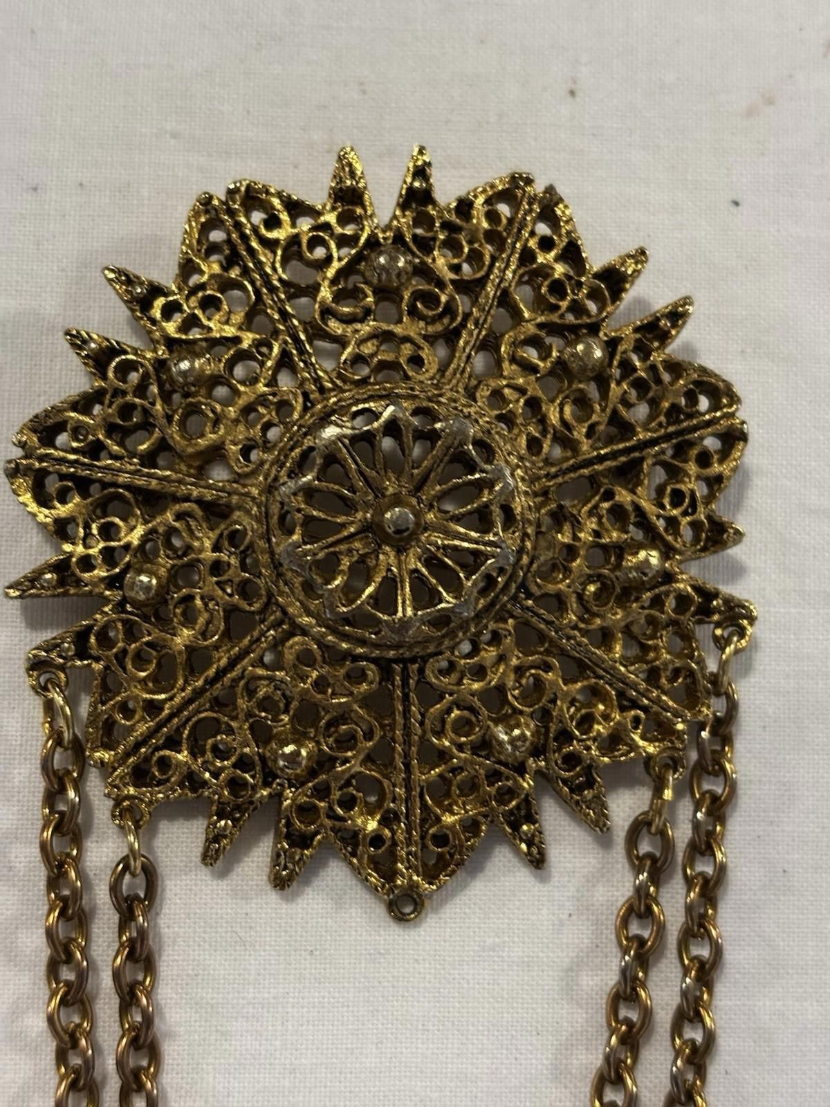The Unbranded Brand Vintage Victorian Goldtone Brooch 5.5” long Size ONE SIZE - 2 Thumbnail