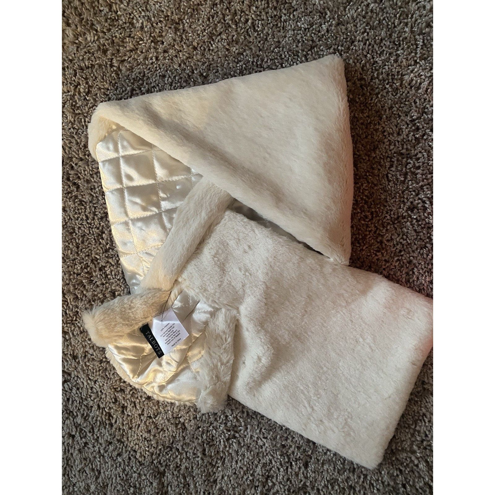 Talbots Cowl Fur Crushed Ivory Scarf from Talbots Size ONE SIZE - 4 Thumbnail