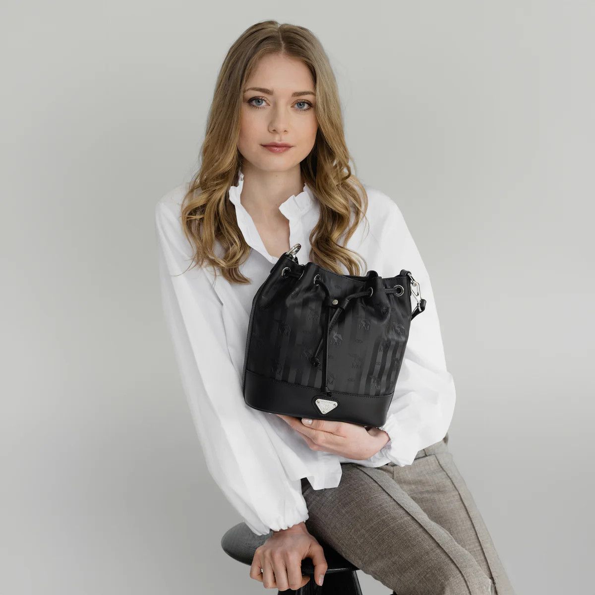 Maison Mollerus MAISON MOLLERUS Vinerus Sion Bucket Bag Canvas Luxury Brand Size ONE SIZE - 3 Thumbnail