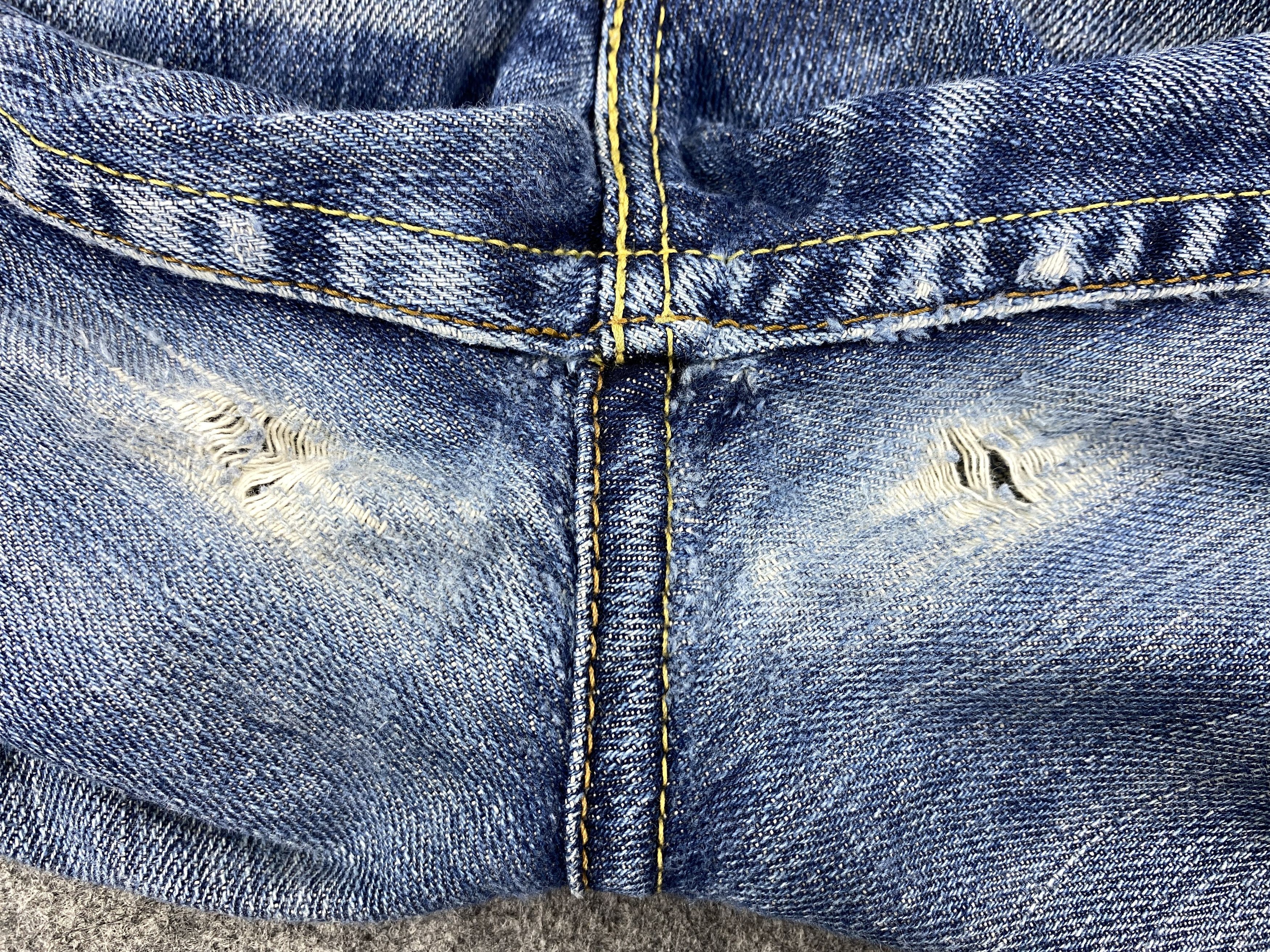Distressed Blue Vintage Levi's 702 34x24 Denim -SJ079