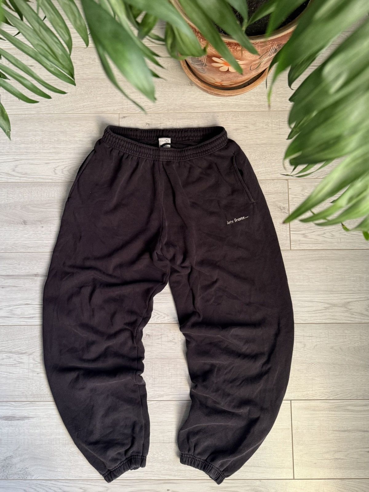 Hypebeast iets frans sweatpants jogger Size US 34 / EU 50 - 1 Thumbnail