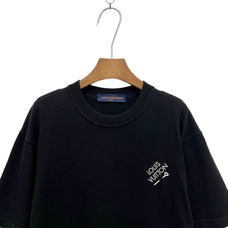 Louis Vuitton Louis Vuitton Pin embroidered Logo knit short sleeve Size US XL / EU 56 / 4 - 2 Thumbnail