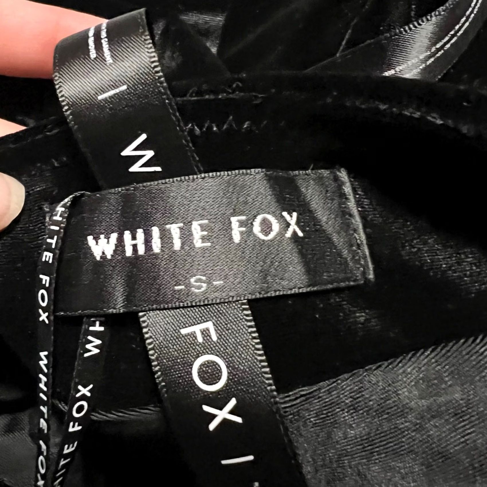 Velvet White Fox Shorts Womens Small Velvet Teddy Shortie Black S Womens Hot Pants) Size 28" / US 6 / IT 42 - 6 Thumbnail