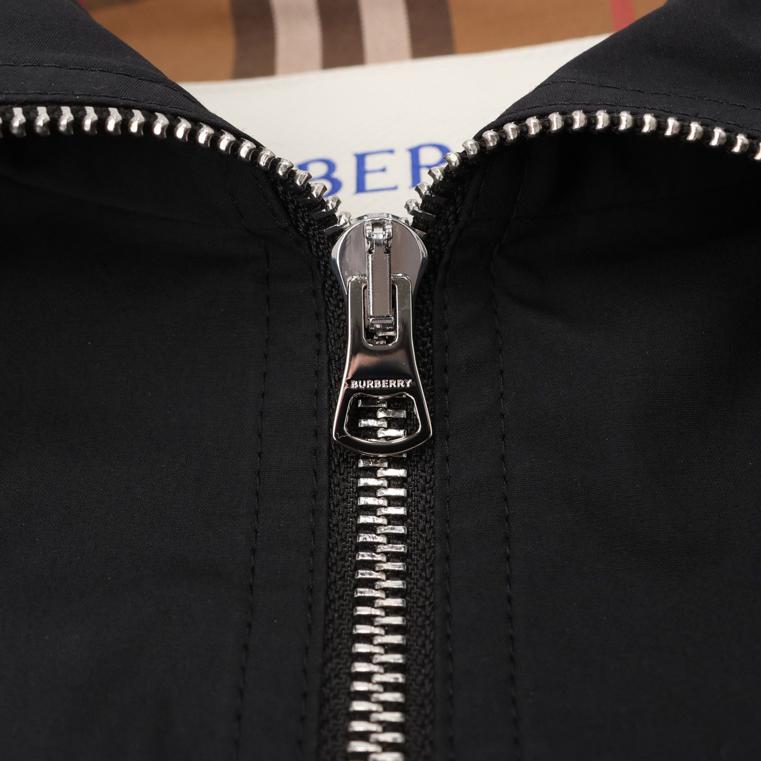 Burberry o1w1db10326 Zip-Up Jacket in Black Size L / US 10 / IT 46 - 6 Thumbnail