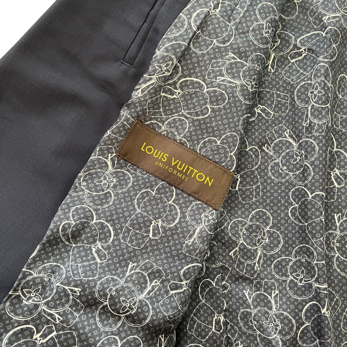 Louis Vuitton LOUIS VUITTON 2018 Precollection Pop-up Staff Tailored Size 54R - 3 Thumbnail
