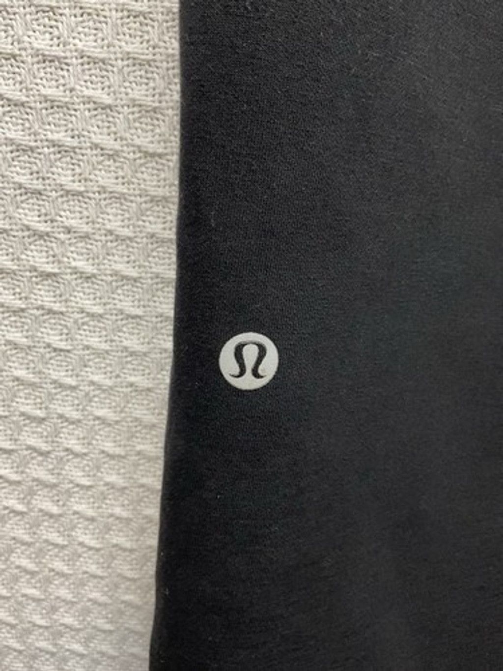 Lululemon Lululemon Softstreme SplitHem HighRise WideLeg Pants Women 6 Size 28" / US 6 / IT 42 - 2 Thumbnail