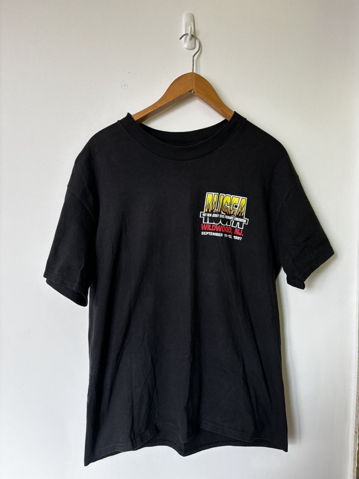 Hanes Vintage T-shirt Unique! Size US L / EU 52-54 / 3 - 2 Thumbnail