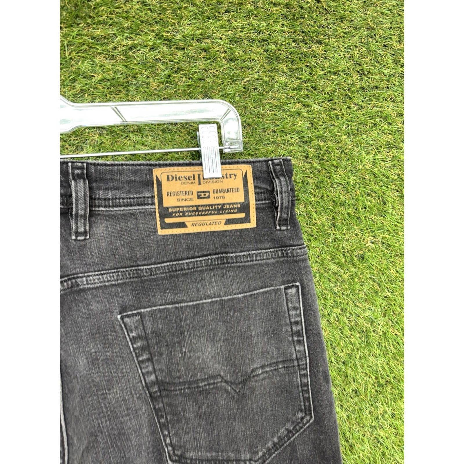 Diesel DIESEL Safado Jeans Mens 34x32 Straight Black Dark Denim Button Fly RM063 NWT Visiting City Logo USA Jeans Size US 34 / EU 50 - 3 Thumbnail