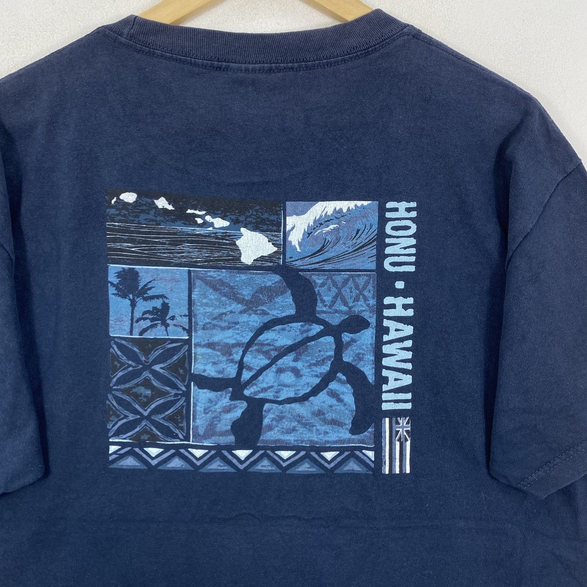 Vintage Vintage Alstyle Honu Hawaii Turtle Tee L Navy Y2K Surf Fade Size US L / EU 52-54 / 3 - 5 Thumbnail